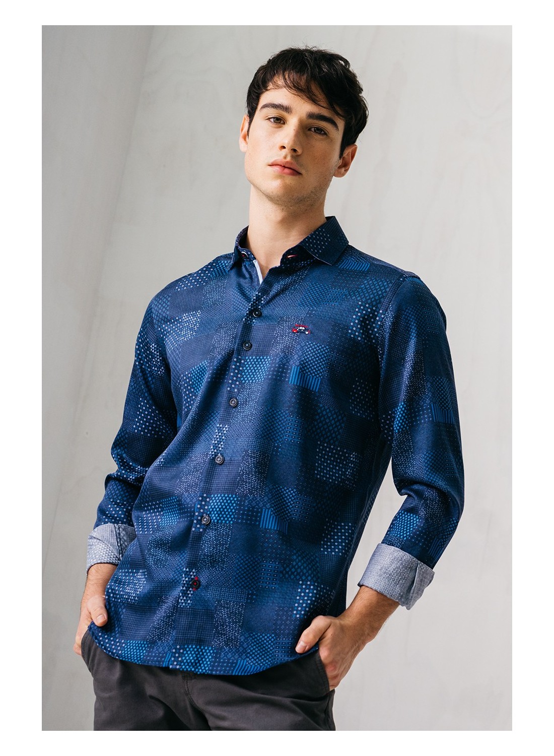 camisa hombre paneles patchwork marino